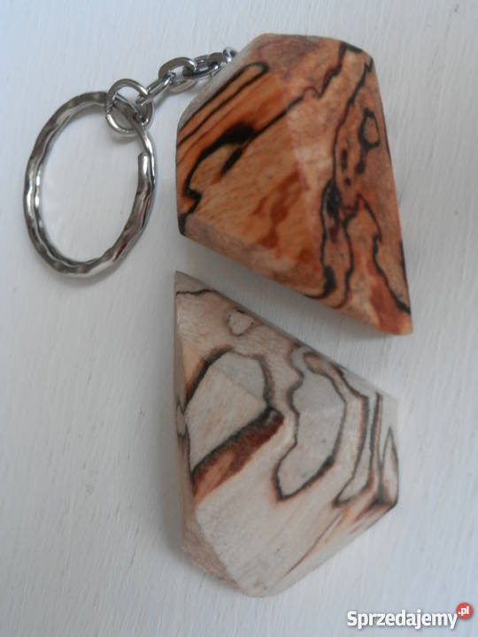 Unikatowe breloki drewniane ręcznie wykonane