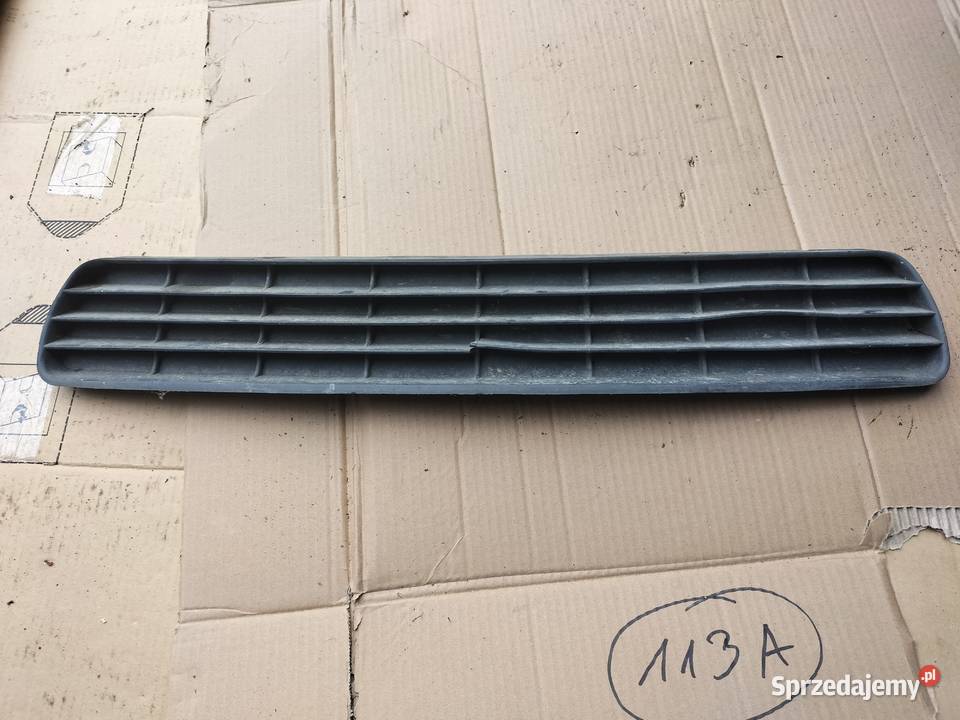 AUDI 80 B4 8A0807683 ŚRODKOWA KRATKA ZDERZAKA Kamień-Kolonia sprzedam