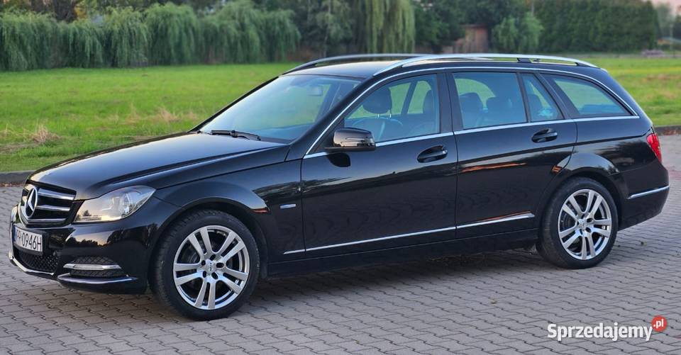 MERCEDES Cklasa W204 lift 2011 automat BENZYNA lakier metallic Rzeszów sprzedam
