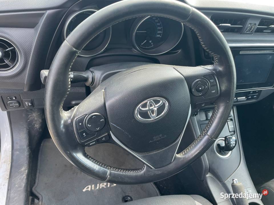TOYOTA Auris II 18i 136h Tendance DV275 dolnośląskie