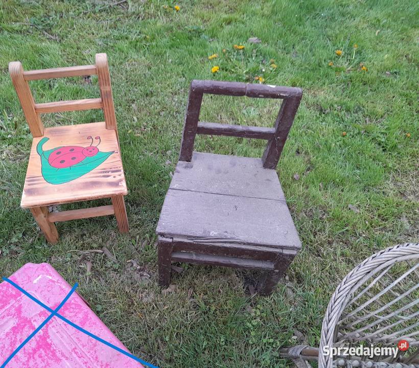 Zestaw różnych starych krzesełek stolik ławka Dąbrowa Górnicza