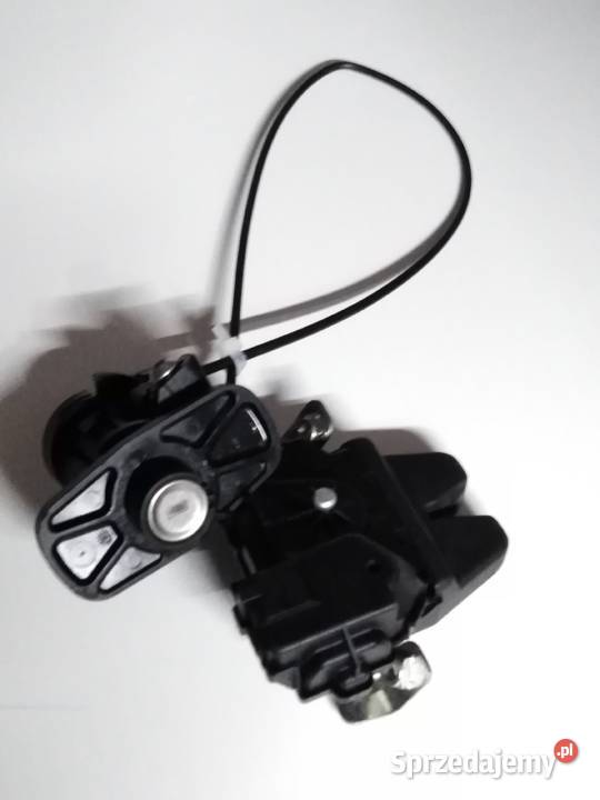 MERCEDES W204 ZAMEK KLAPY BAGAŻNIKA A2047500185 centralne zamki Części Wschowa