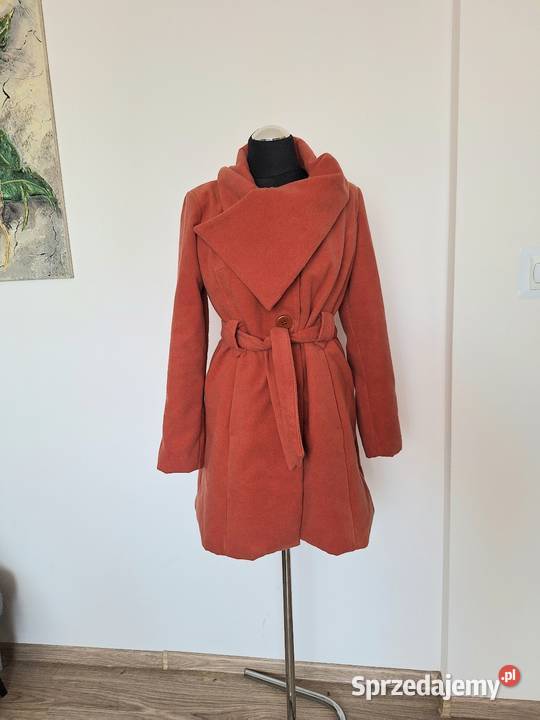 Przepiękny pastelowy koralowy płaszcz wełniany Kraków