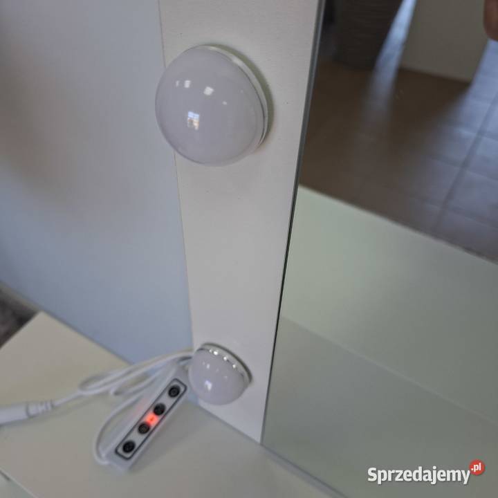 Toaletka kosmetyczna nowa tk004