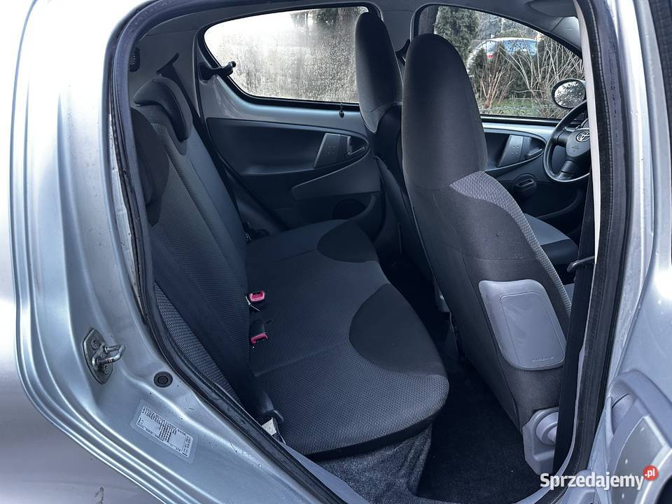 Toyota Aygo 5 drzwiowa serwisowany w ASO sprzedam