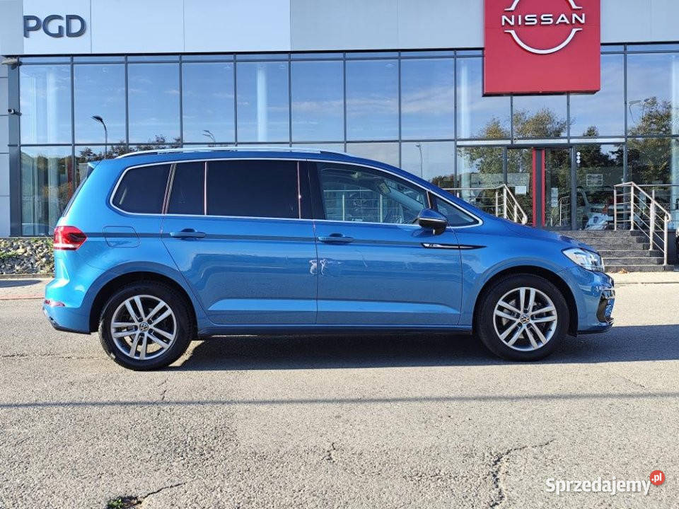 Volkswagen Touran 2023r salon panorama hak Rok produkcji 2023 Touran małopolskie Kraków