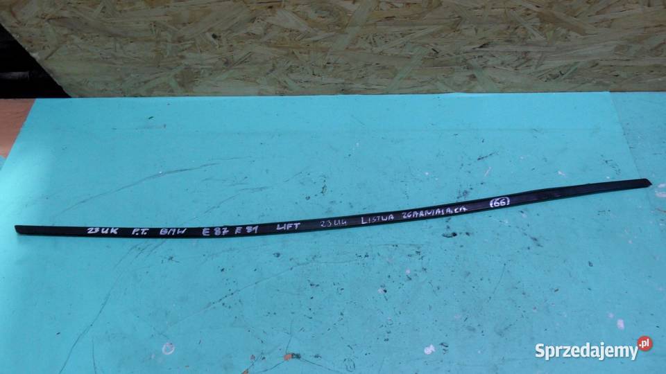 BMW E81 E87 LIFT 09r listwa zgarniająca drzwi świętokrzyskie