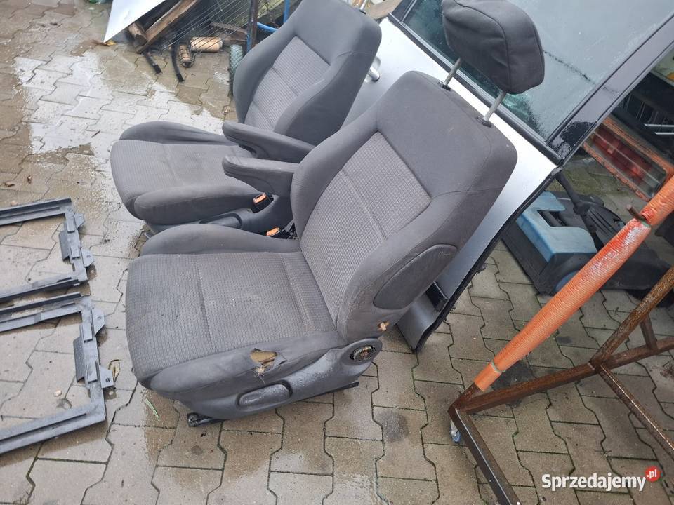 2 Fotele Przednie Subaru Forester 2 obrotowe Skawina