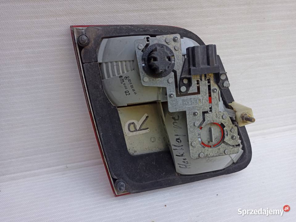 Mercedes W210 kombi lampa tył tylna prawa w Oświetlenie Sieradz sprzedam