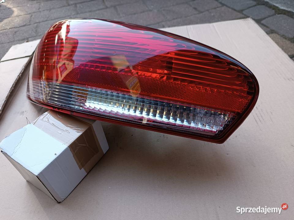 Chrysler Sebring 2 II 0103 Lampa prawy tył Częstochowa