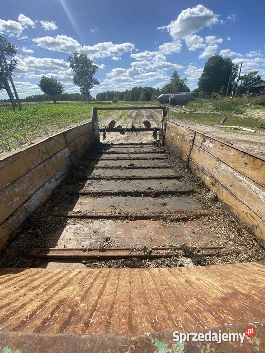 Sprzedam rozrzutnik 2 osiowy nieuszkodzony