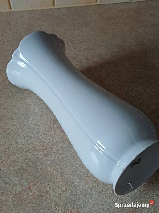 vintage wazon z białej porcelany małopolskie
