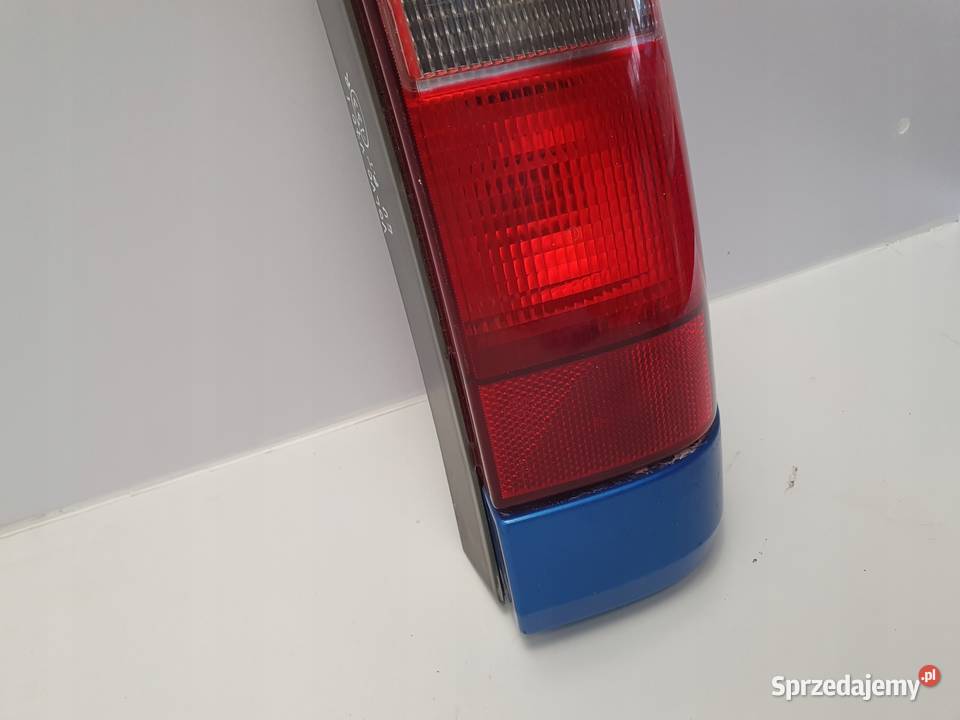 LAMPA PRAWA Volvo V70 I XC70 9606r TYLNA prawy Lampy tylne Rudka