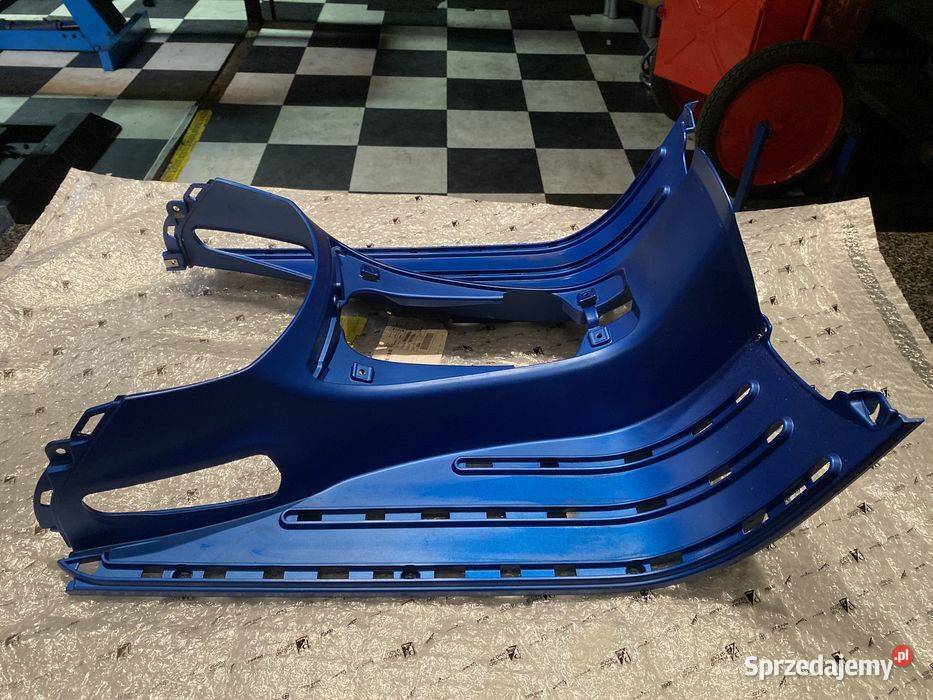 Podłoga PIAGGIO VESP GT GTS GTV owiewka pod nogi Poznań