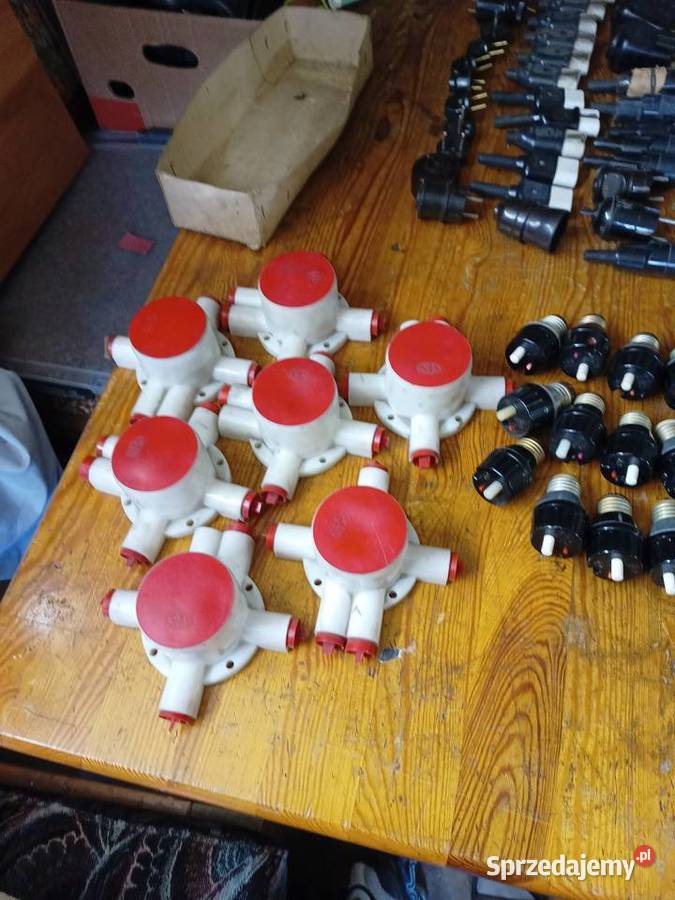 Wyprzedaż garażowa wtyczki elektryczne vintage sprzedam
