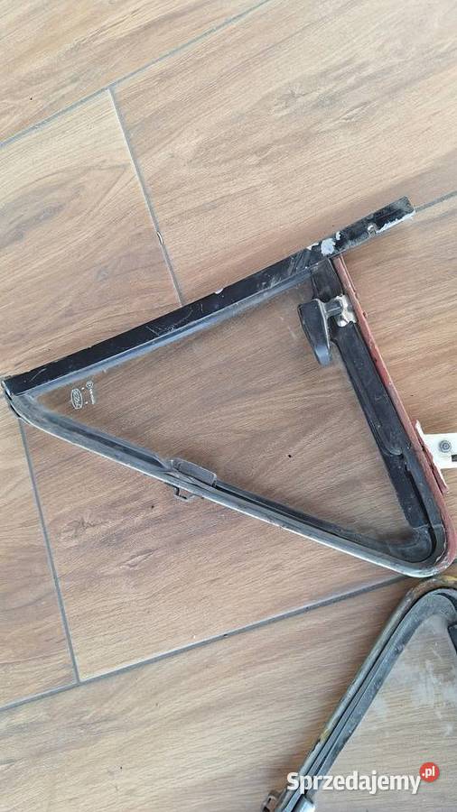 Fiat 126 Fiat 126p szyby trójkątne z ramkami FL Środa Wielkopolska