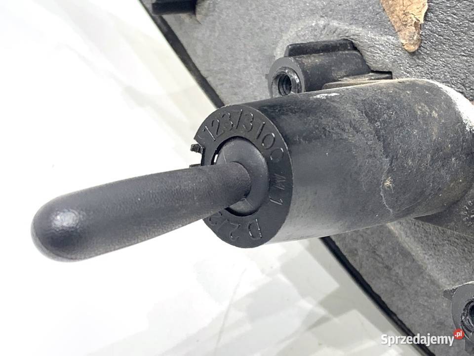 LUSTERKO PRAWY NISSAN MICRA K12 Hatchback 0210