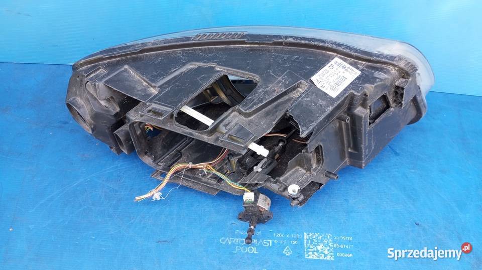 LAMPA REFLEKTOR LEWY PRZÓD EU 4F0941029CP XENON