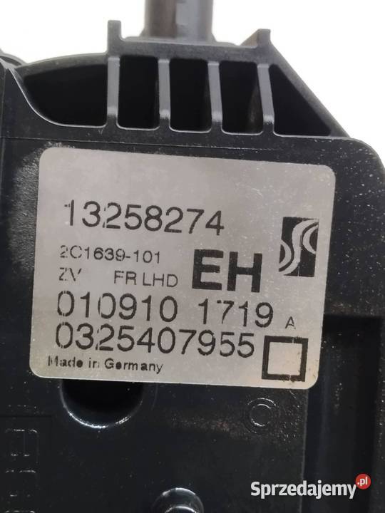 ZAMEK DRZWI PRAWY PRZÓD 13258274 Opel Meriva II Karoseria