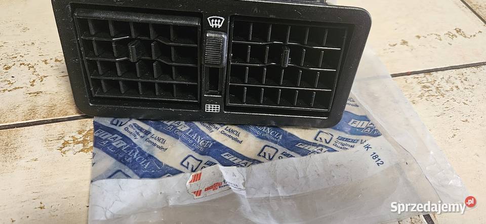 Fiat 126pNowaoryginalna kratka wlotu powietrza Barlinek