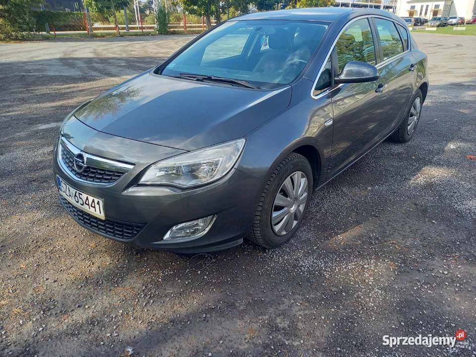 Opel Astra J Zadbany Krajowy Niski przebieg sprzedam