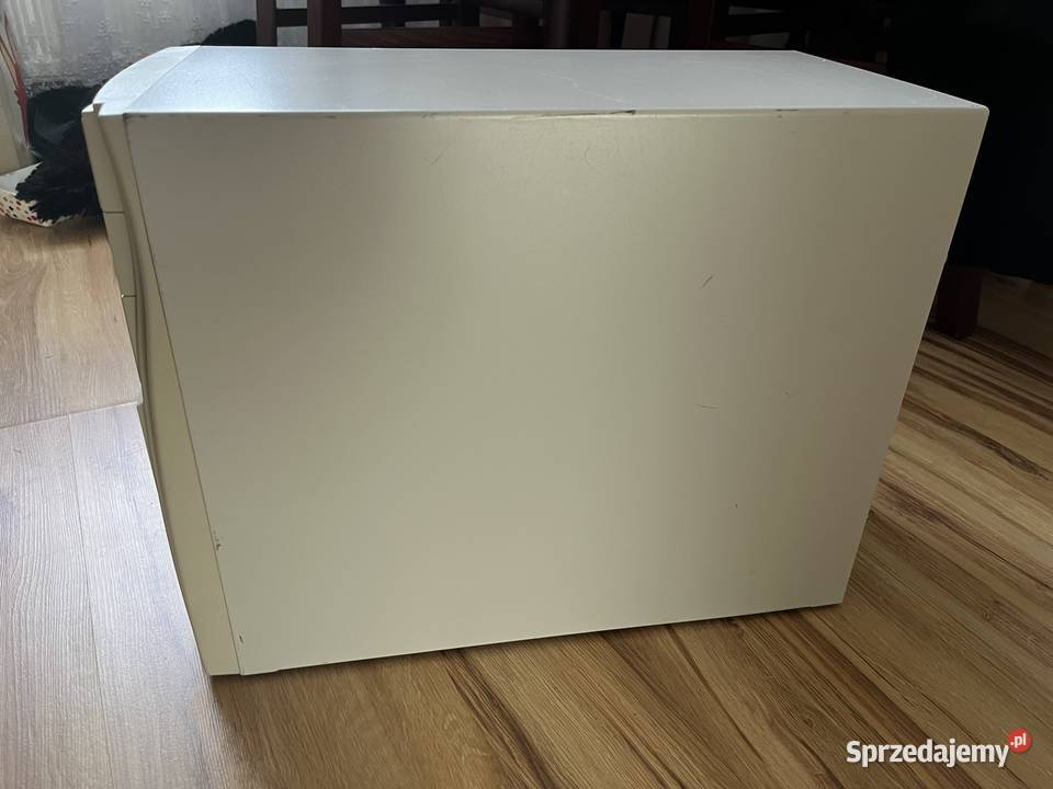 Zabytkowy komputer PC Fujitsu Tbird Intel Brzana