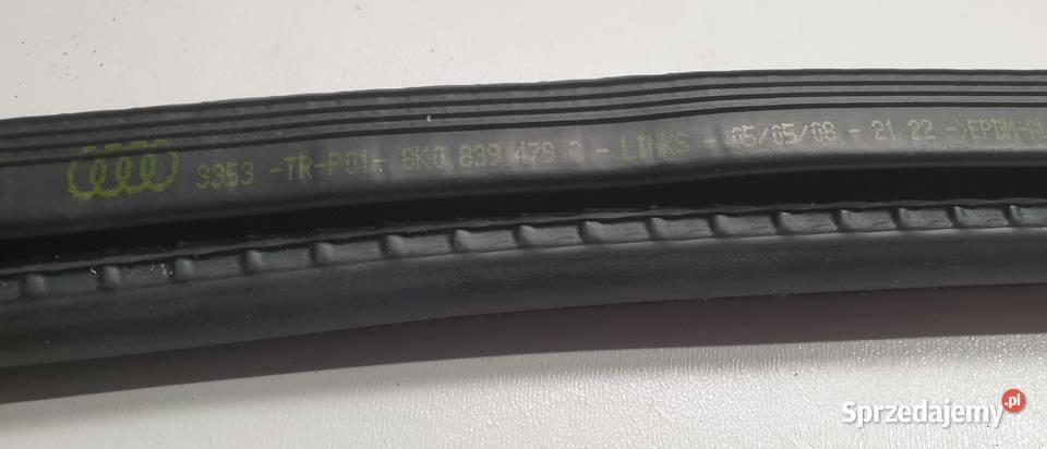 AUDI A4 B8 USZCZELKA ZGARNIAJĄCA LEWA 8K0839479C