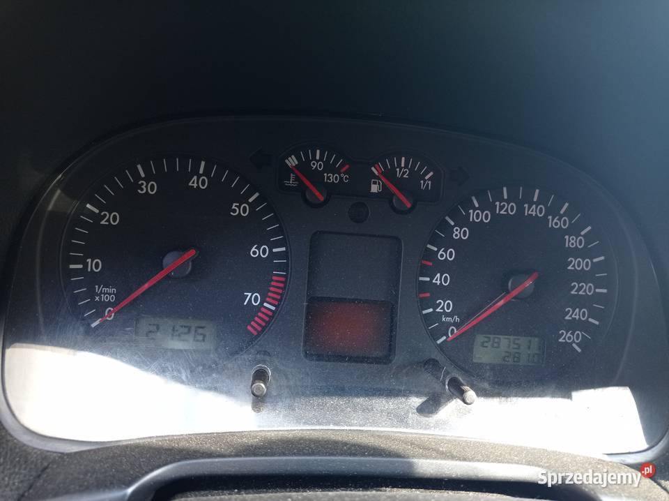 Volkswagen Golf IV 16 77 kW 2002 r dawca części Rok produkcji 2002 Szklarka Myślniewska sprzedam