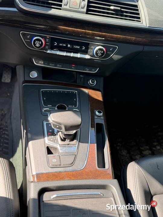 Audi Q5 20 BENZYNA 2019 R 250 4x4 RATY benzyna