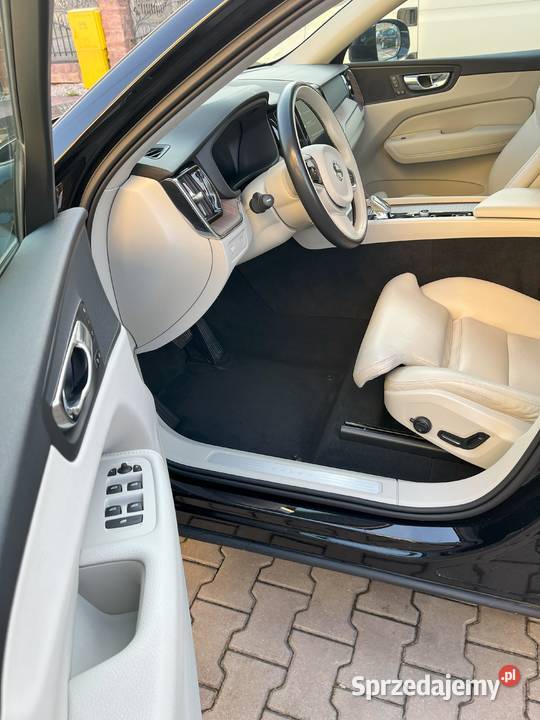 VOLVO XC 60 Inscription MHEV serwisowany w ASO Kielce