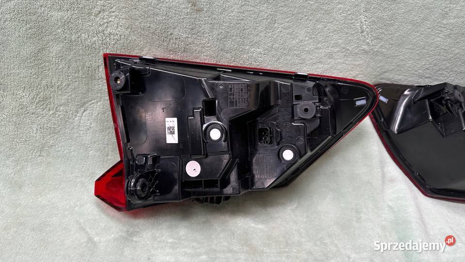 BMW X1 U11 LAMPA PRAWA TYLNA ZWYKŁA W BŁOTNIK Gorzów Wielkopolski