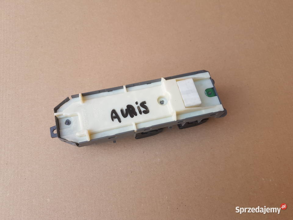 Toyota Auris II E18 panel włącznik kierowcy