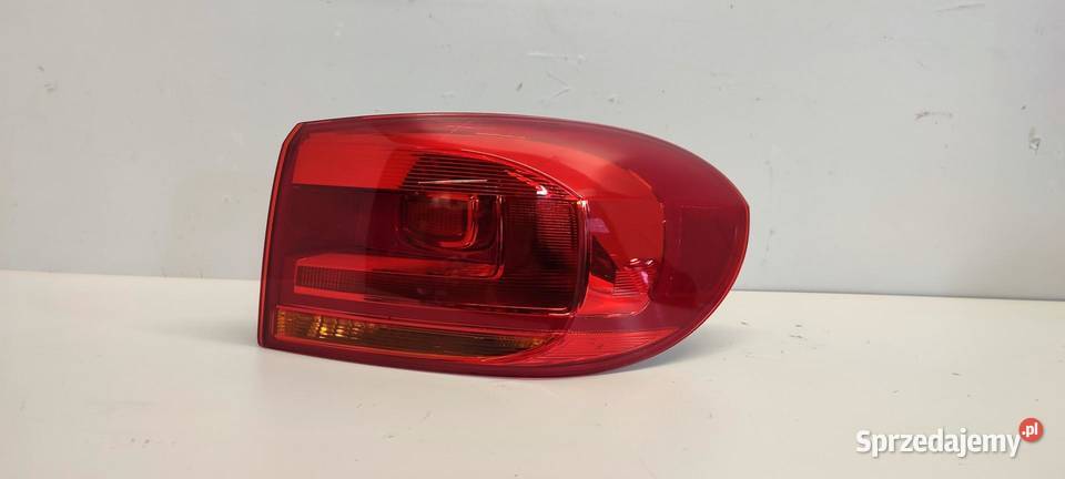 VW TIGUAN 5N0 LAMPA PRAWY TYŁ 2013