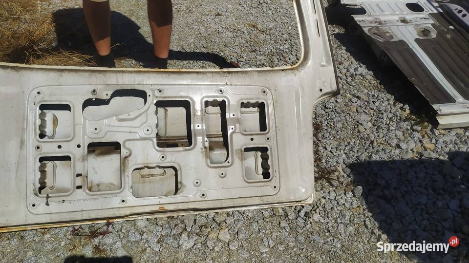 suzuki carry klapa tył Byków