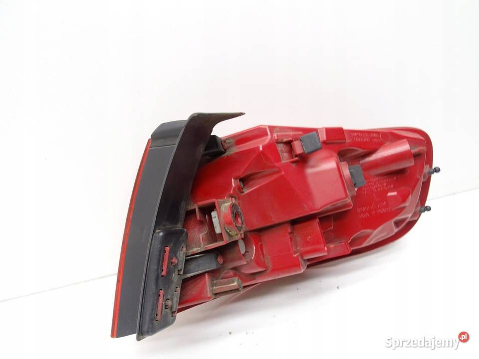 LAMPA LEWA LEWY TYŁ W BŁOTNIK AUDI A4 B8 AVANT osobowe