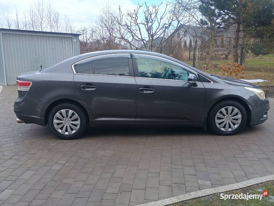 Sprzedam Toyota Avensis automat