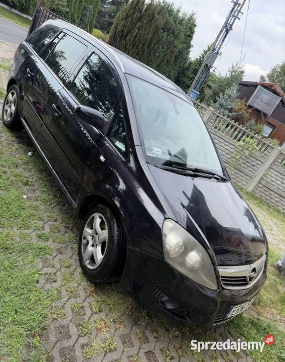 Opel Zafira 2008 LPG Doinwestowany czarny Piotrków Trybunalski
