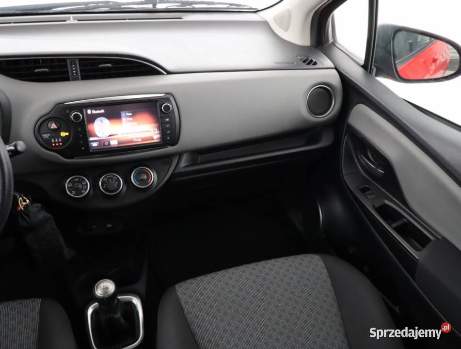 Toyota Yaris 10 VVTi Hatchback Bielany Wrocławskie