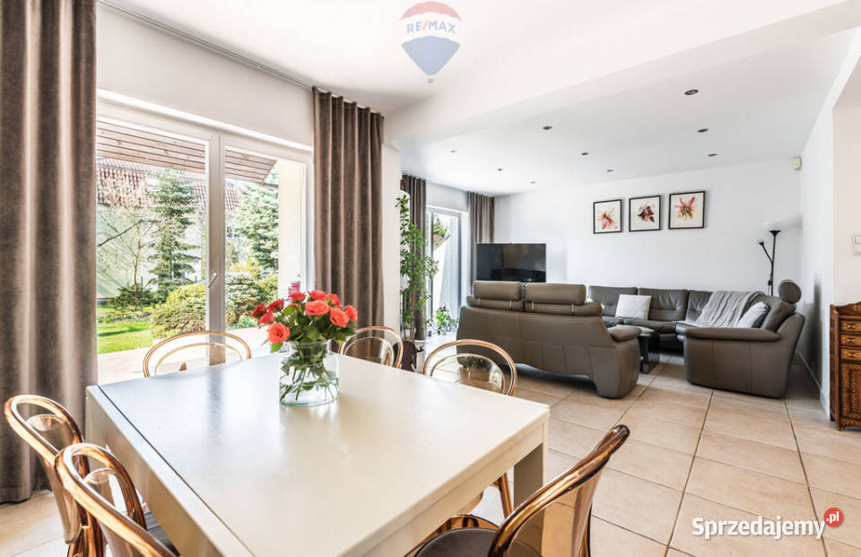 ZADBANY i DOGODNIE POŁOŻONY DOM NA PODOLANACH Rok budowy 1999