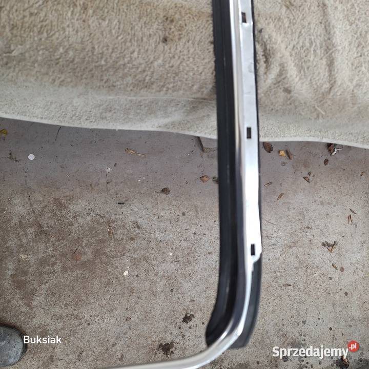 VW Garbus ramka zewnętrzna drzwi z uszczelką do Gołków sprzedam