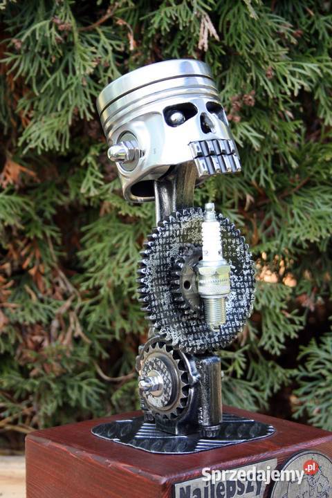 Puchar czaszka tłok Scrap Metal Art Dębica