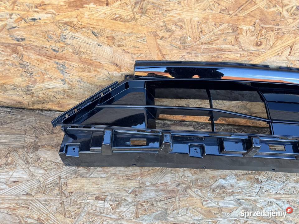Środkowa kratka zderzaka przód Ford kuga mk3 Międzychód sprzedam