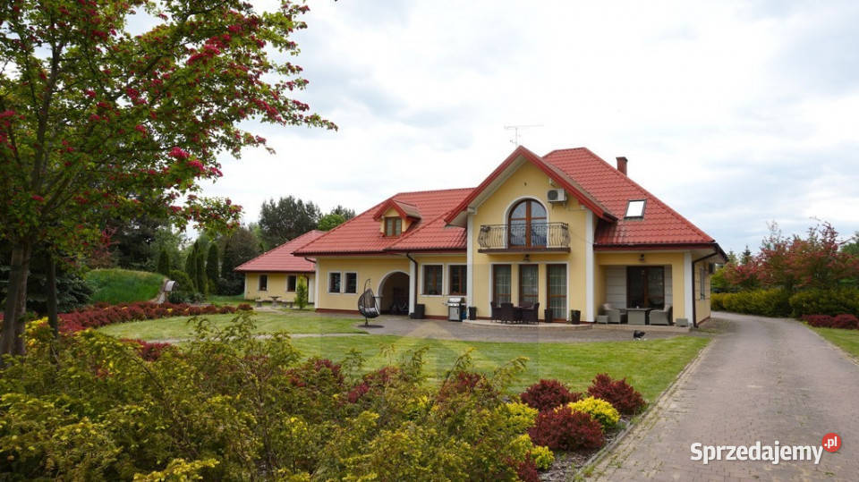 Gospodarstwo rolne w gminie Karczewhodowla koni 381m2 sprzedam