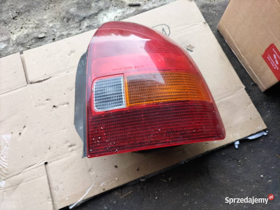 HONDA CIVIC 6 VI LAMPA TYŁ PRAWA prawe Kamień-Kolonia