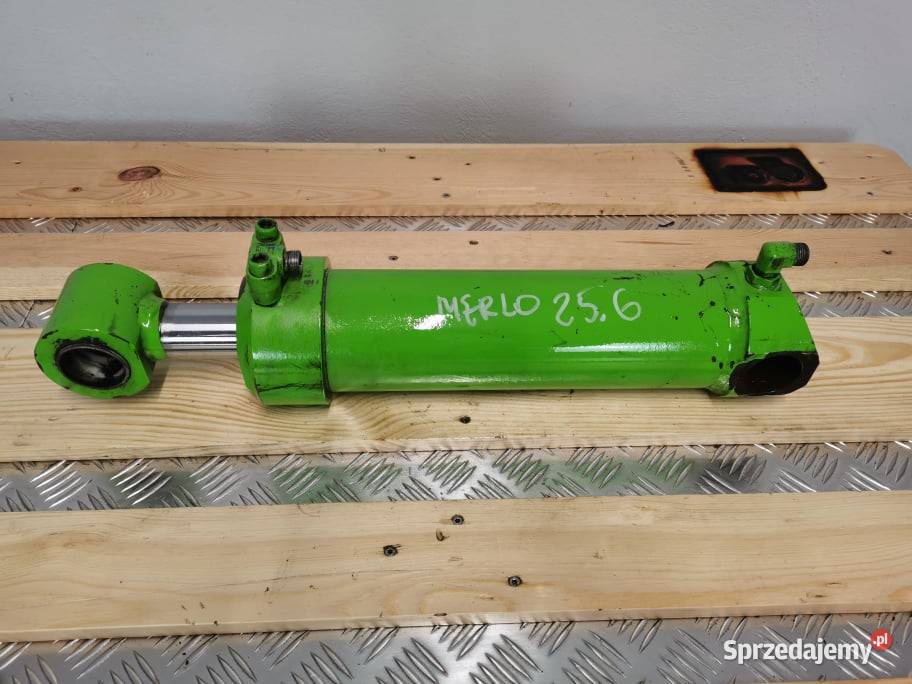 Cylinder hydrauliczny kompensacji Merlo P 256 wielkopolskie Wilkowo