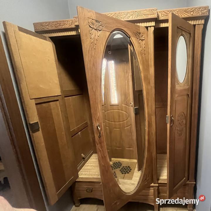 Sprzedam szafę antyczną trzydzrzwiową Wrocław