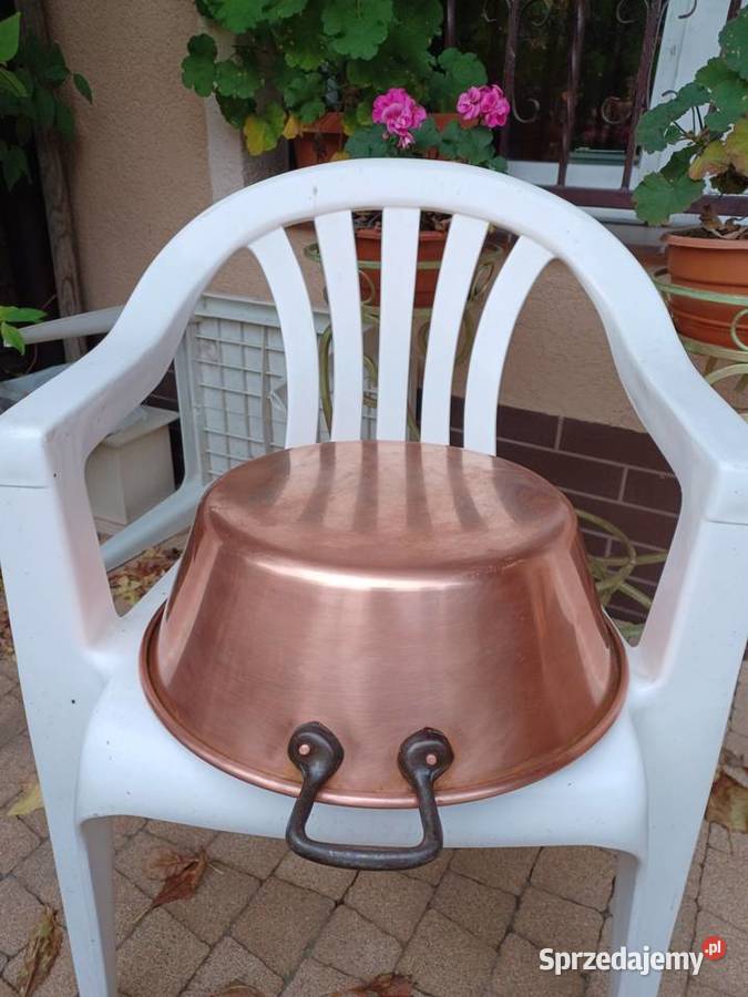 Piękna duża miedziana misa