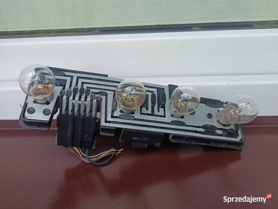 Opel Astra F kombi Caravan wkład oprawka lampy łódzkie
