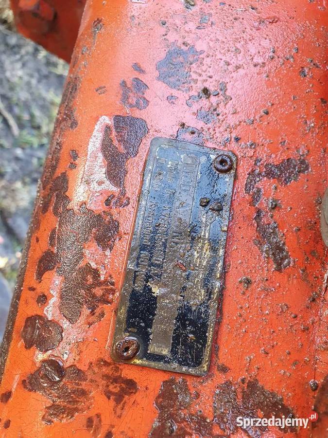 Pług Kverneland 4 skiby 16 na resorze nieuszkodzony Pługi Suwałki