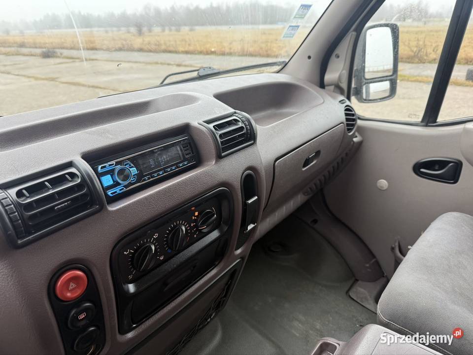 Food Truck Reno Master 25D Gotowy do pracy z Szprotawa